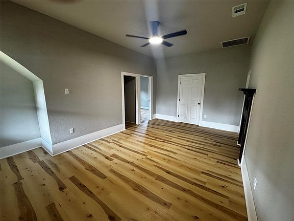 4th image of 700 Avenue H