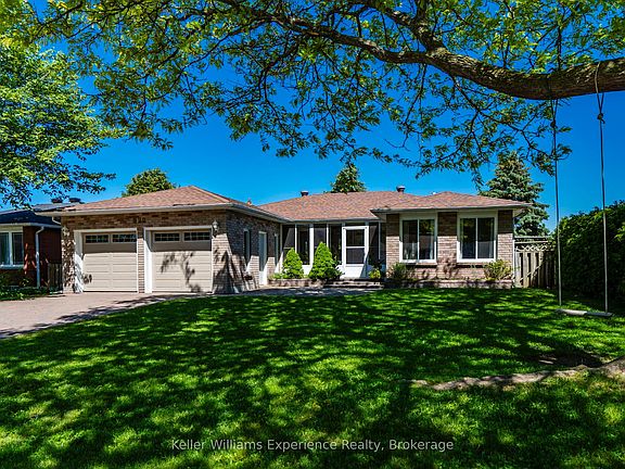 2nd image of 922 Playfair Rd