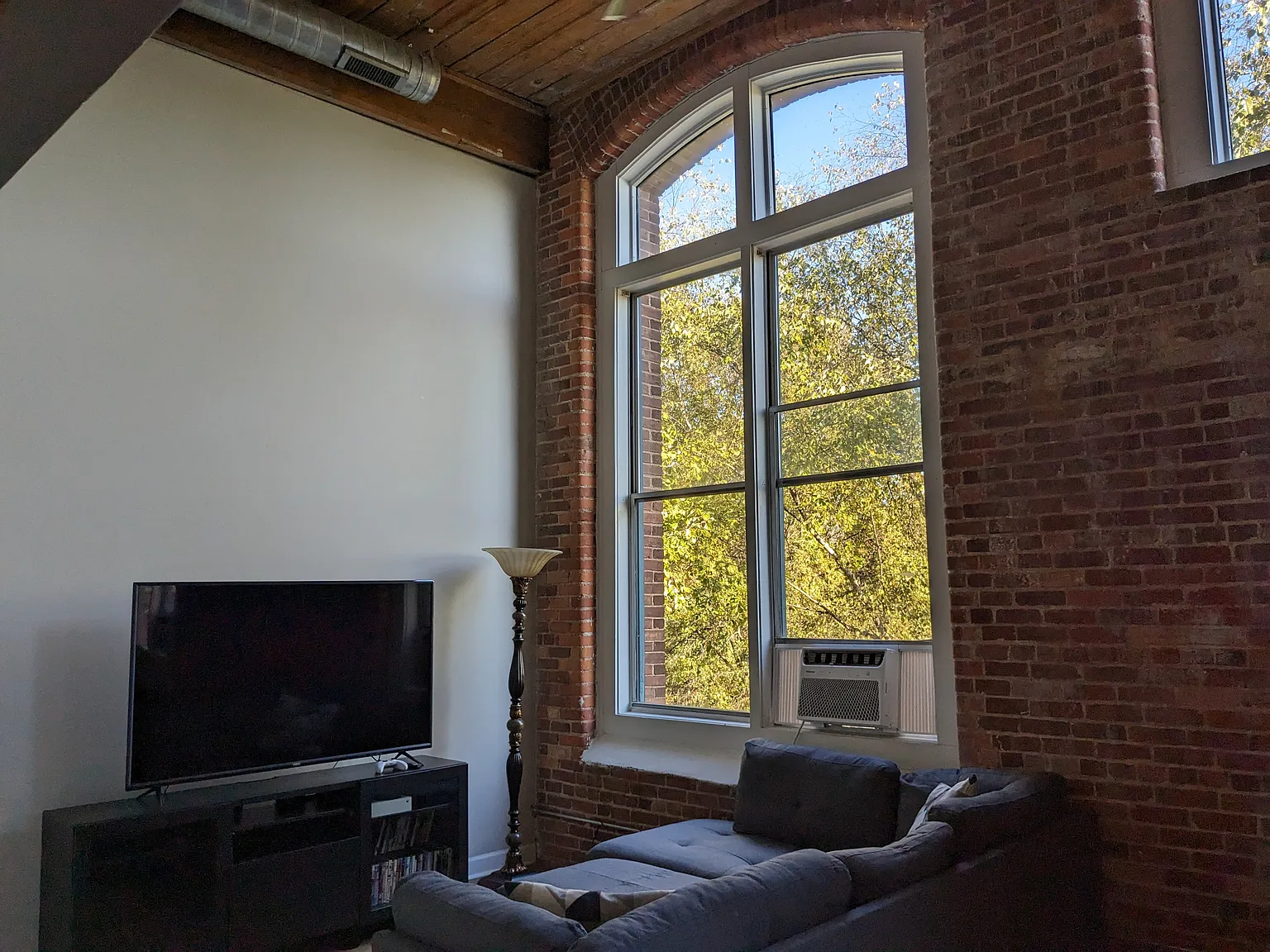3 bed, 1400 sqft, $3,200 — Photo 3