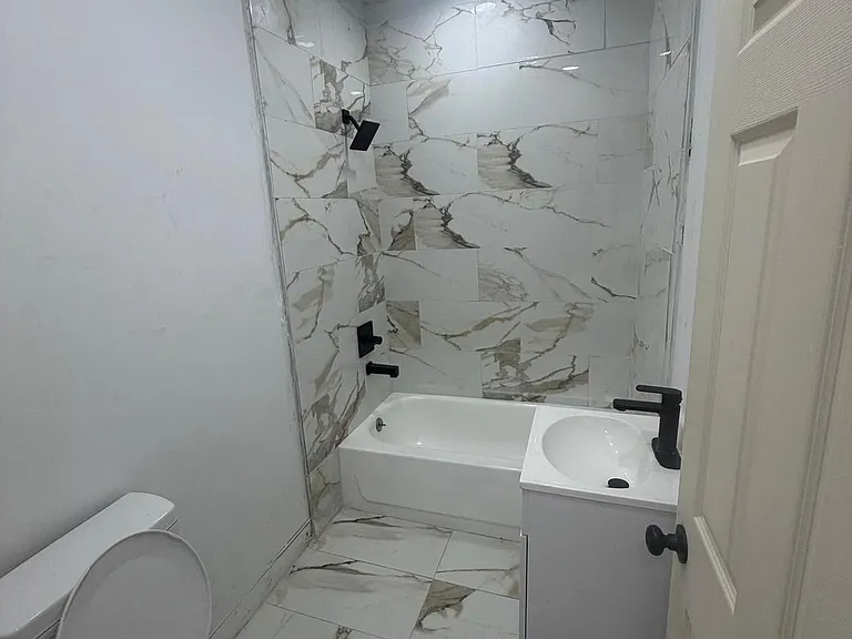 2409 W Harold St — Photo 23