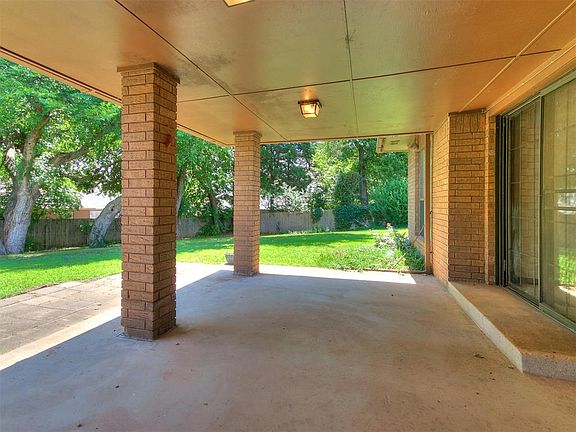 3rd image of 11812 Stonehedge Ln