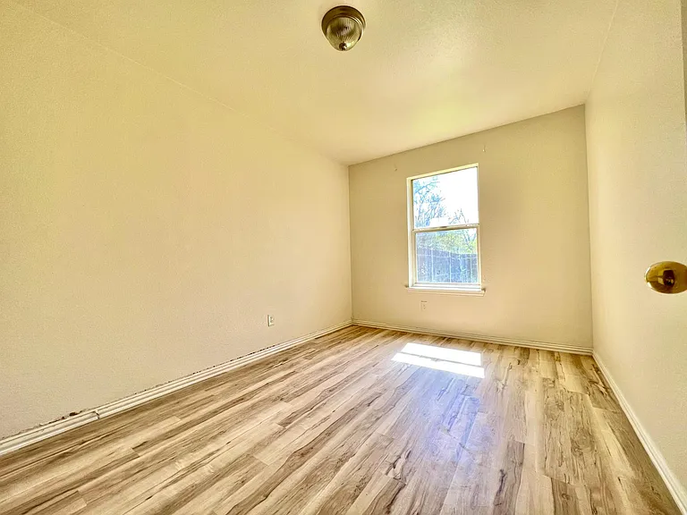 5004 Chapman St #5004 — Photo 17