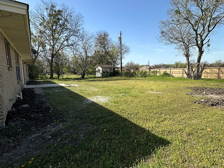 127 Dunn St — Photo 30