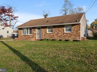 6 Maple Dr, West Berlin, NJ 08091