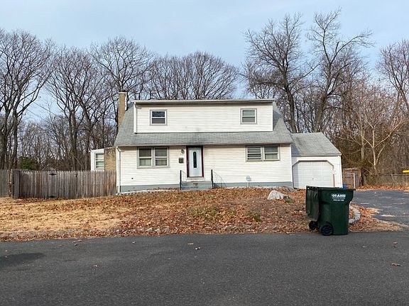 5th image of 57 Hawthorne Dr