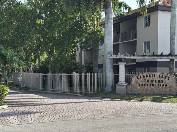 15241 SW 80th St APT 207, Miami, FL 33193