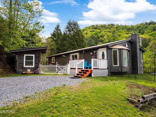 3881 Richardson Cove Rd, Sevierville, TN 37876