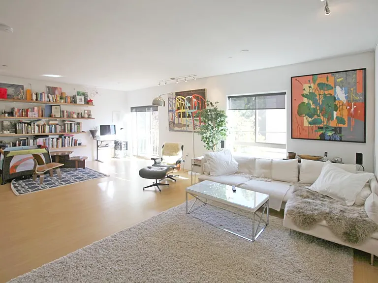 5232 Satsuma Ave #202 — Photo 1