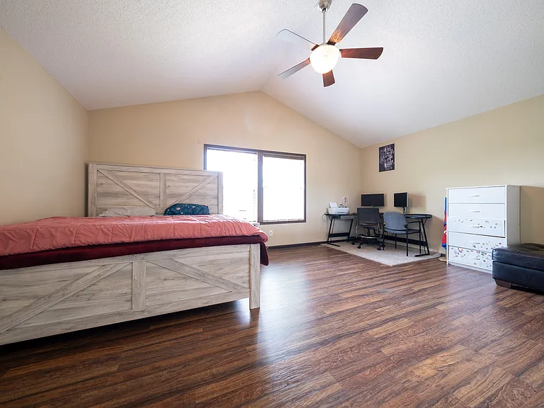 1635 Breton St — Photo 15