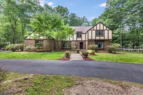 3rd image of 36 Longview Rd