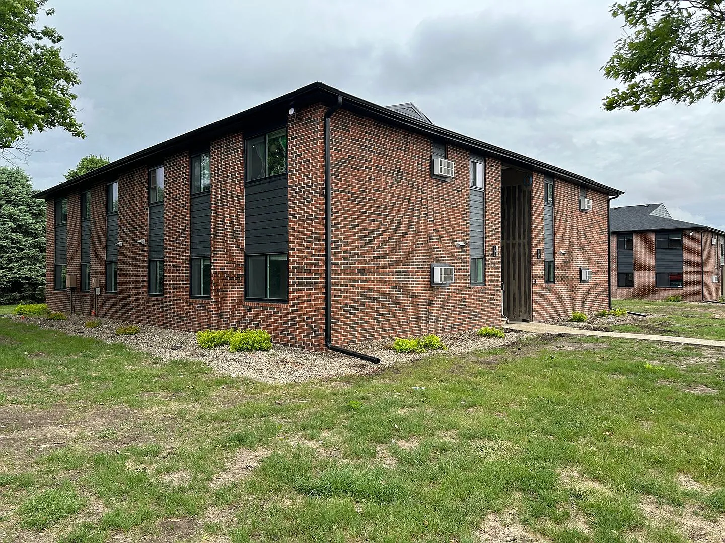 Lantern Park Apartments — Photo 1
