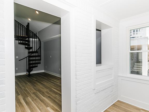 5th image of 115 W Juniper Ave