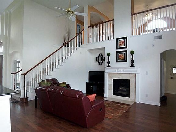 4th image of 9019 Bottlebrush Ln