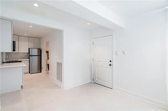 3920 Clearview Pkwy — Photo 8