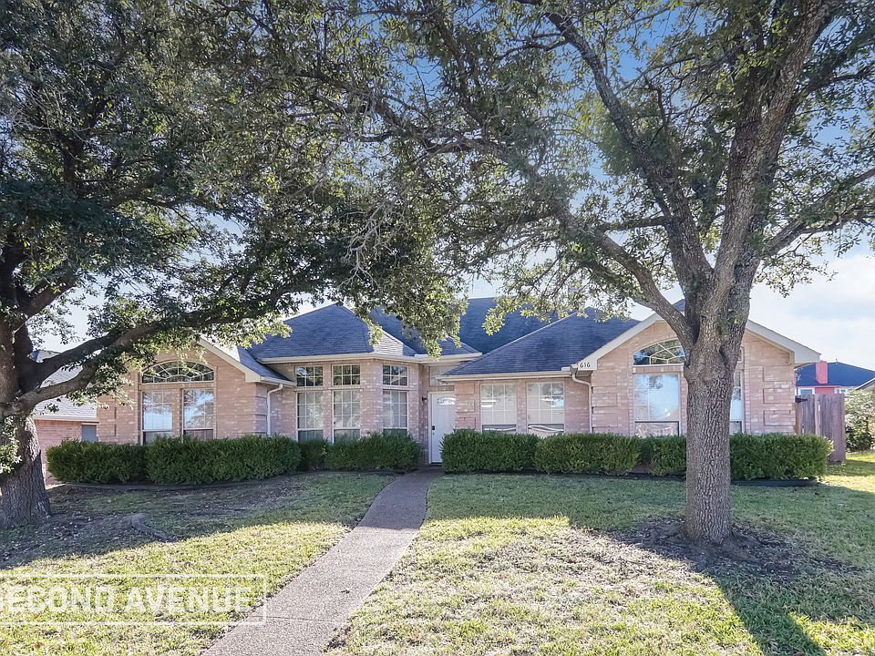 1st image of 616 Elm Falls Pl
