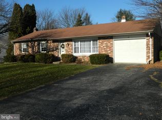 45 Covington Dr, Shrewsbury, PA
