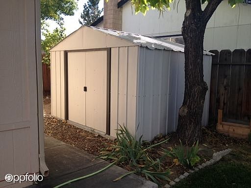 2nd image of 1400 Heather Way