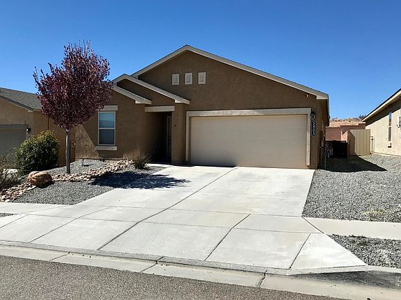 3rd image of 5805 Colfax Pl NE