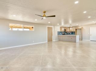 940 S Sarnoff Dr, Tucson, AZ 85710