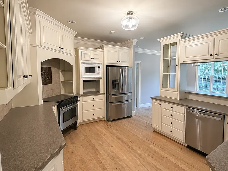 1030 Dejarnet Ct — Photo 2