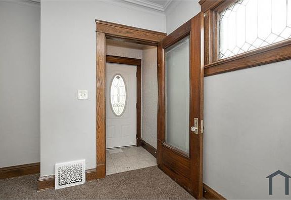 2nd image of 15401 Grovewood Ave
