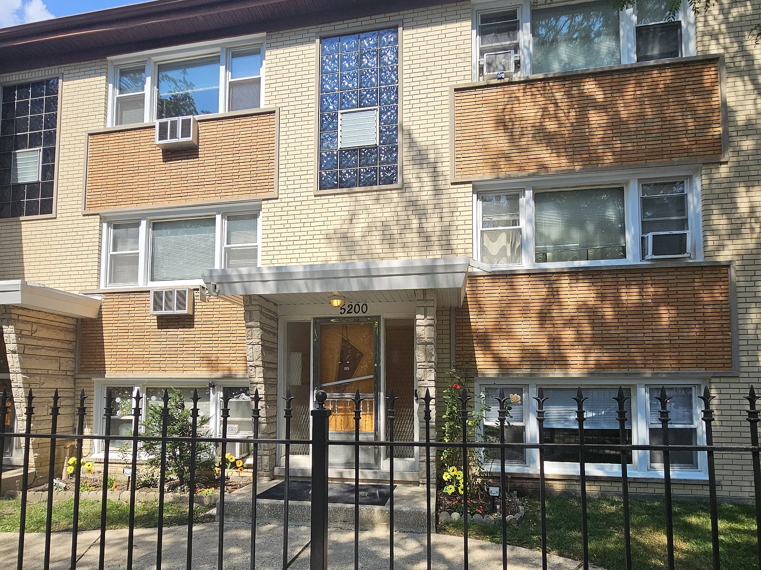 2 bed, $1,395 — Photo 1