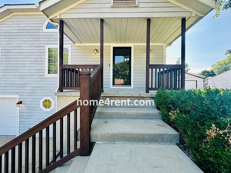 8601 England St — Photo 3