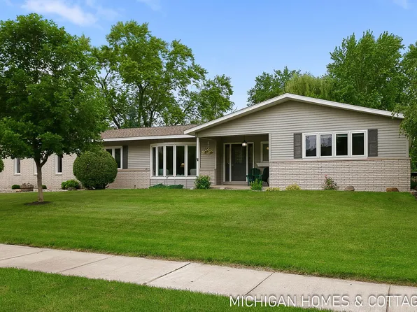 593 Alice Ave, Zeeland, MI 49464