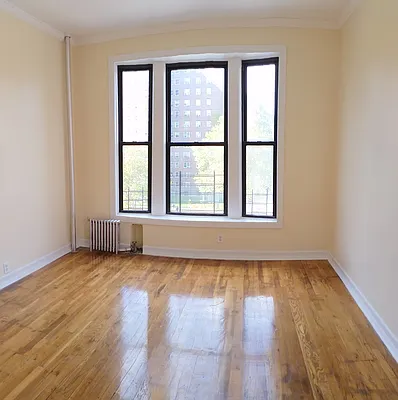 Rented by Uptown Flats LLC | media 21