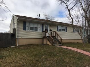 95 Pershing Ave, Bridgeport, CT 06606