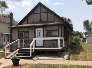 620 4th St SE, Jamestown, ND 58401