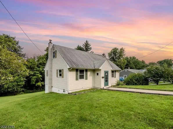 100 High St, Ogdensburg Boro, NJ 07439