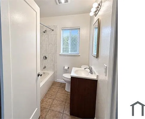 2 bed, 800 sqft, $2,495 — Photo 3