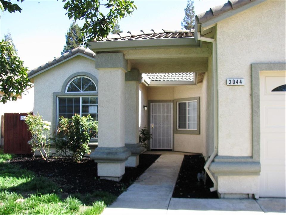 1st image of 3044 Horsetail Dr