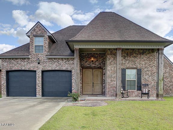 2nd image of 216 Tall Oaks Ln