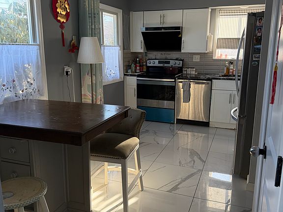 3rd image of 23 James Rd