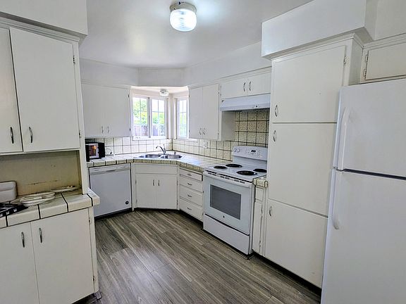 3rd image of 3642 Ross Ave