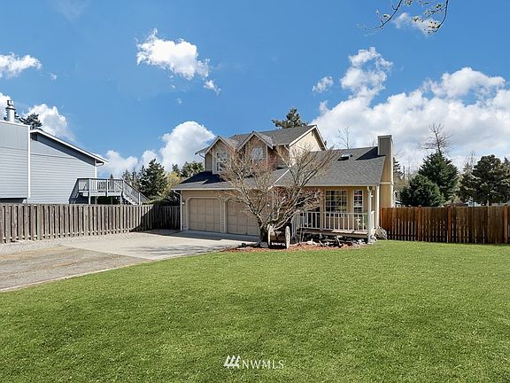 3 bedrooms ~ 2.5 baths ~ 1504 sq ft