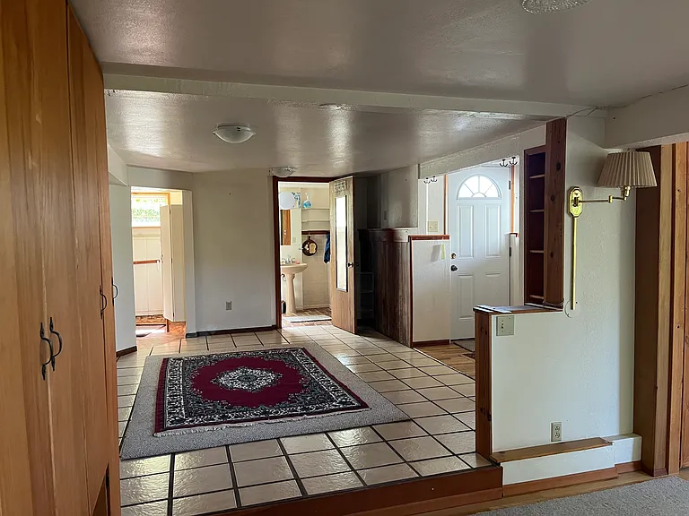 2858 Fairview Ave E — Photo 14