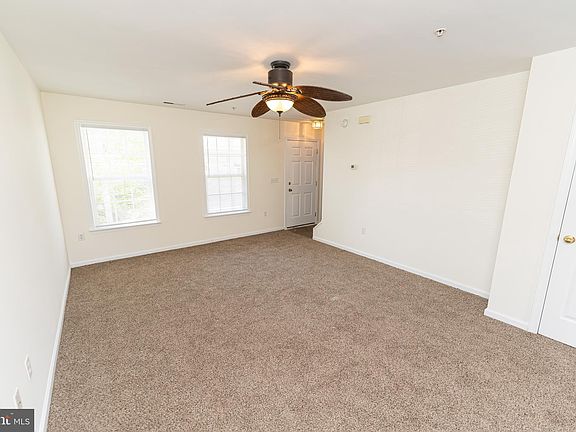 4th image of 202 Carsons Ct