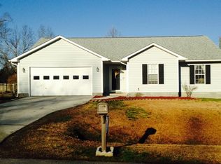 400 Boysenberry Ln, Hubert, NC 28539