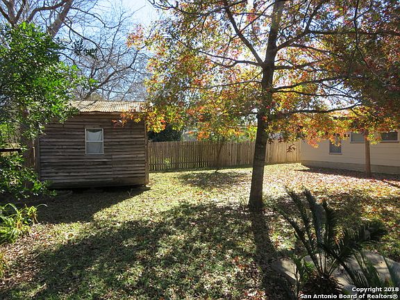 5th image of 147 Middlebury Dr