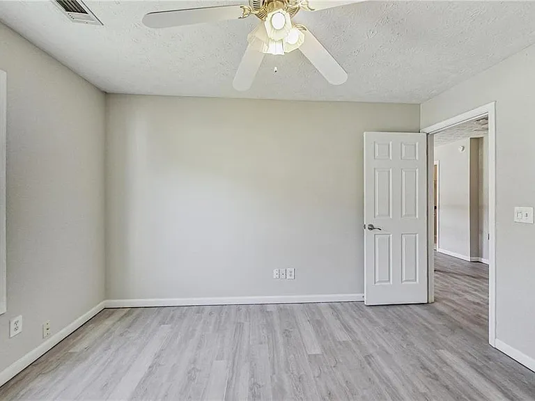 326 Canterbury Place Dr — Photo 33
