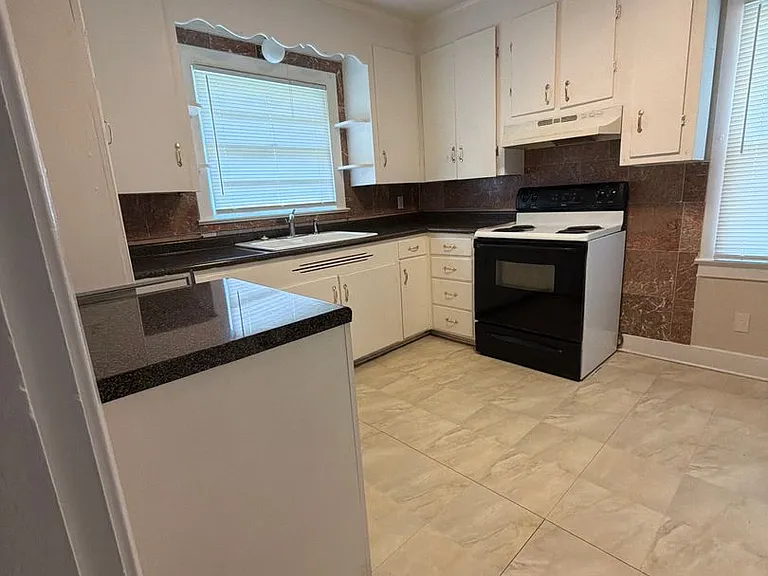 781 Westwood Ave — Photo 3