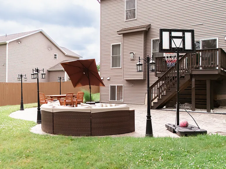 935 Whittier Dr — Photo 41