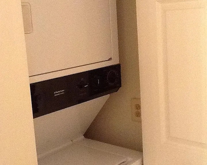 20283 Beechwood Ter #303 — Photo 5