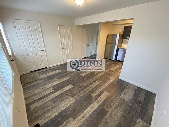 5th image of 124 E Village Rd