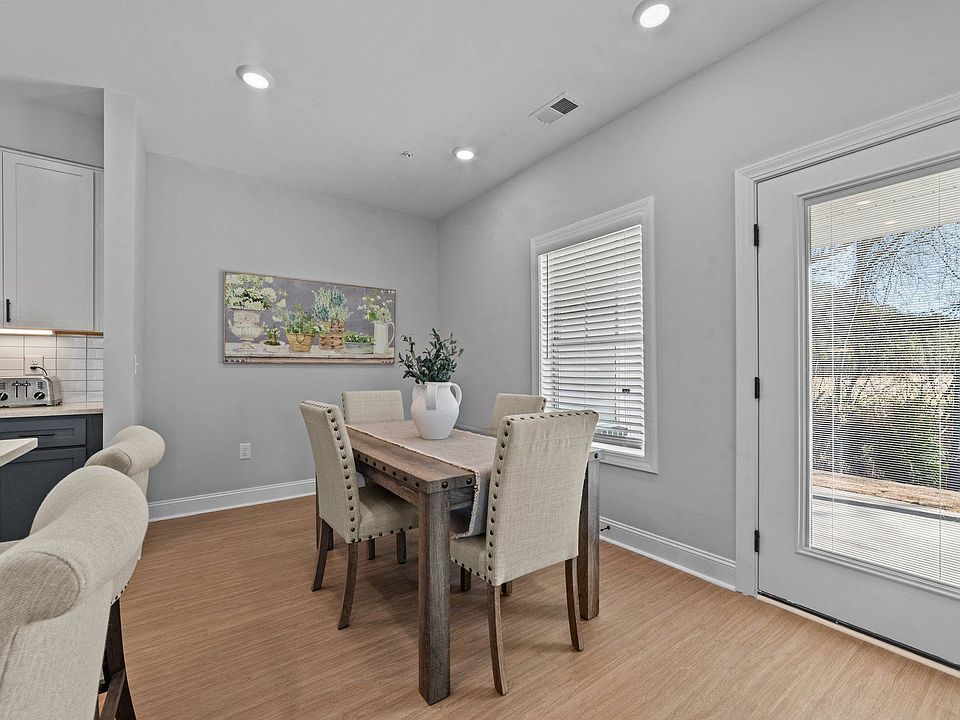 Dining Area - 3 Bedroom Townhome