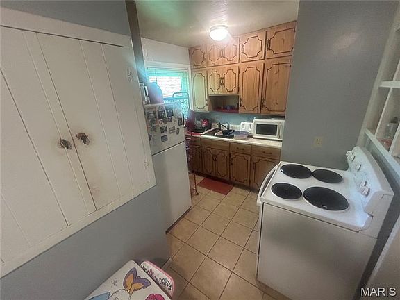 4th image of 5661 Parchester Dr