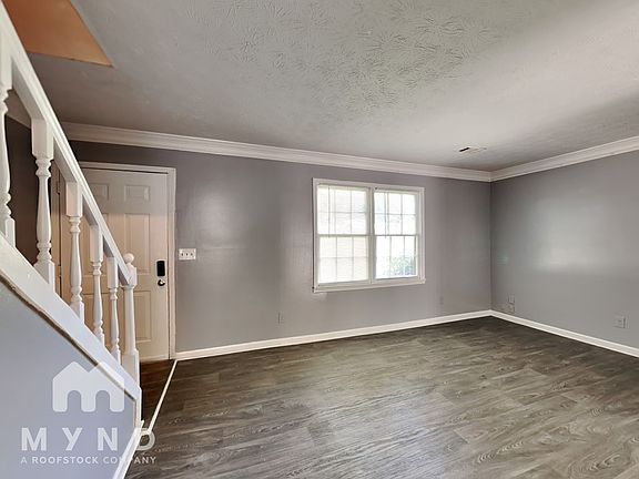 4th image of 3081 Robie Ln